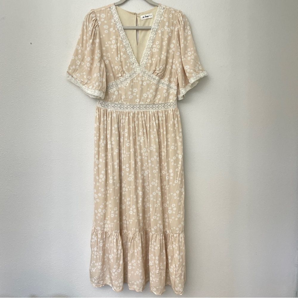 In Loom Floral Daisy Midi Dress